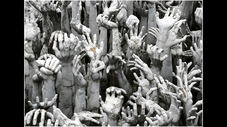 27-Luc Beckers-grijpende handen