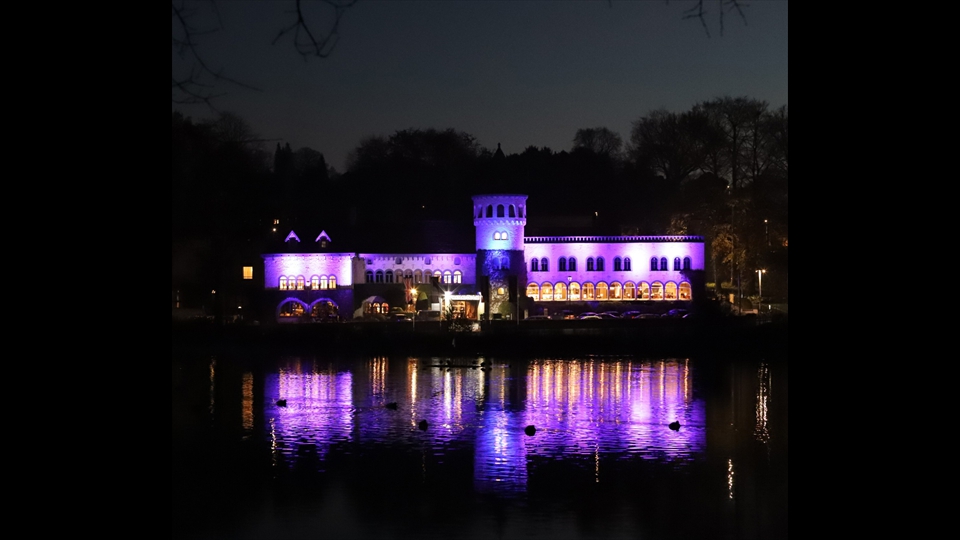 01-John Valgoeren-Martin's Chateau du Lac, Genval