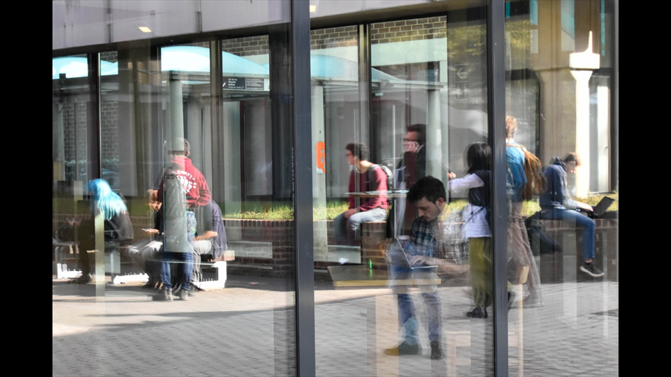 03-Alex Etien-Window reflections - LLN
