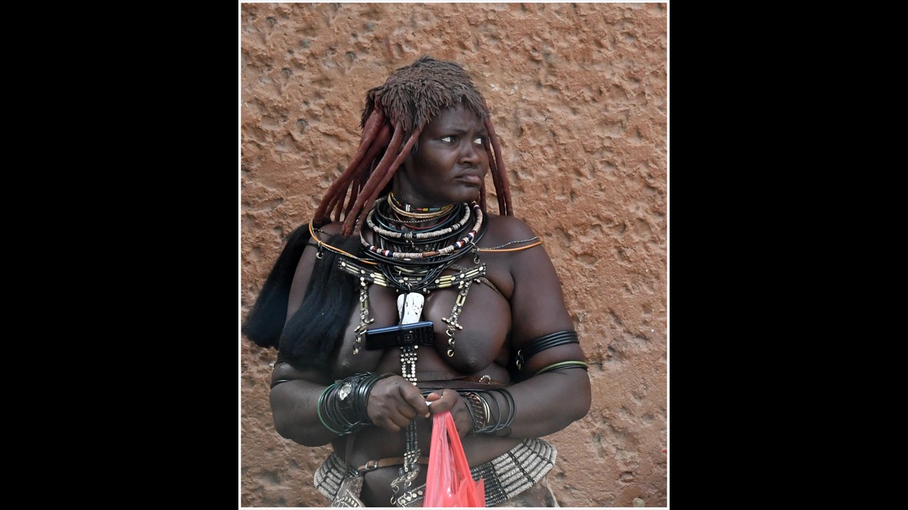27-Luc Beckers-Himba vrouw